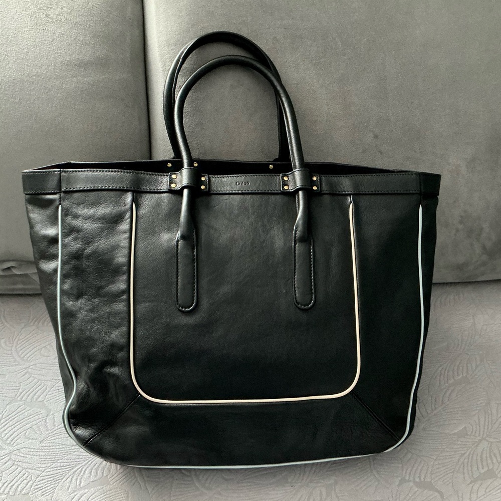 Authentic CHLOE spacious tote bag 🖤🤍🖤🤍